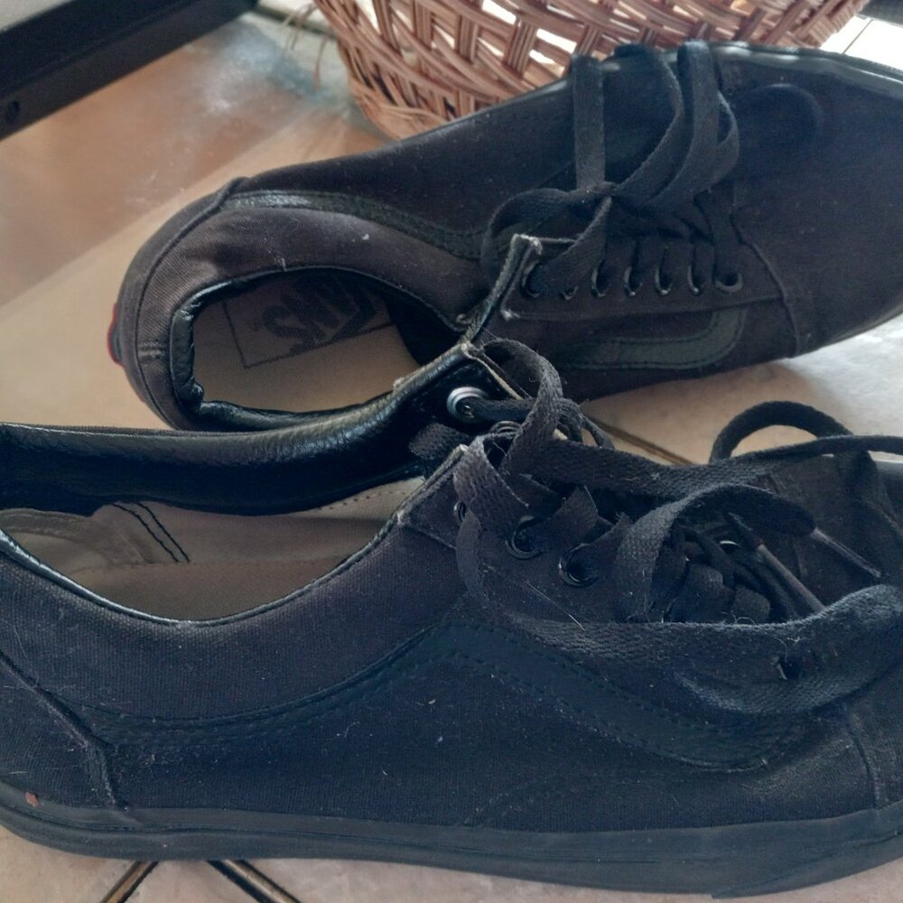 Vans Old Skool Black Canvas Shoe size 8.5 men's/ 10 women's